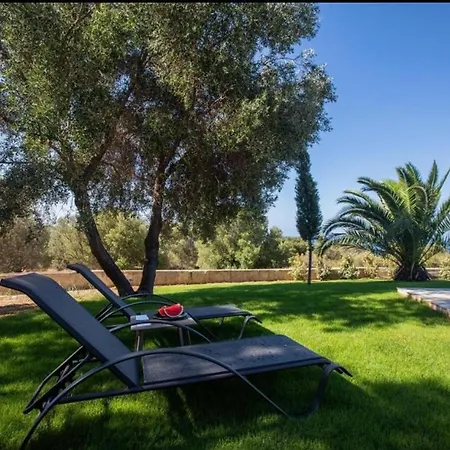 Avithos Blue Villa *